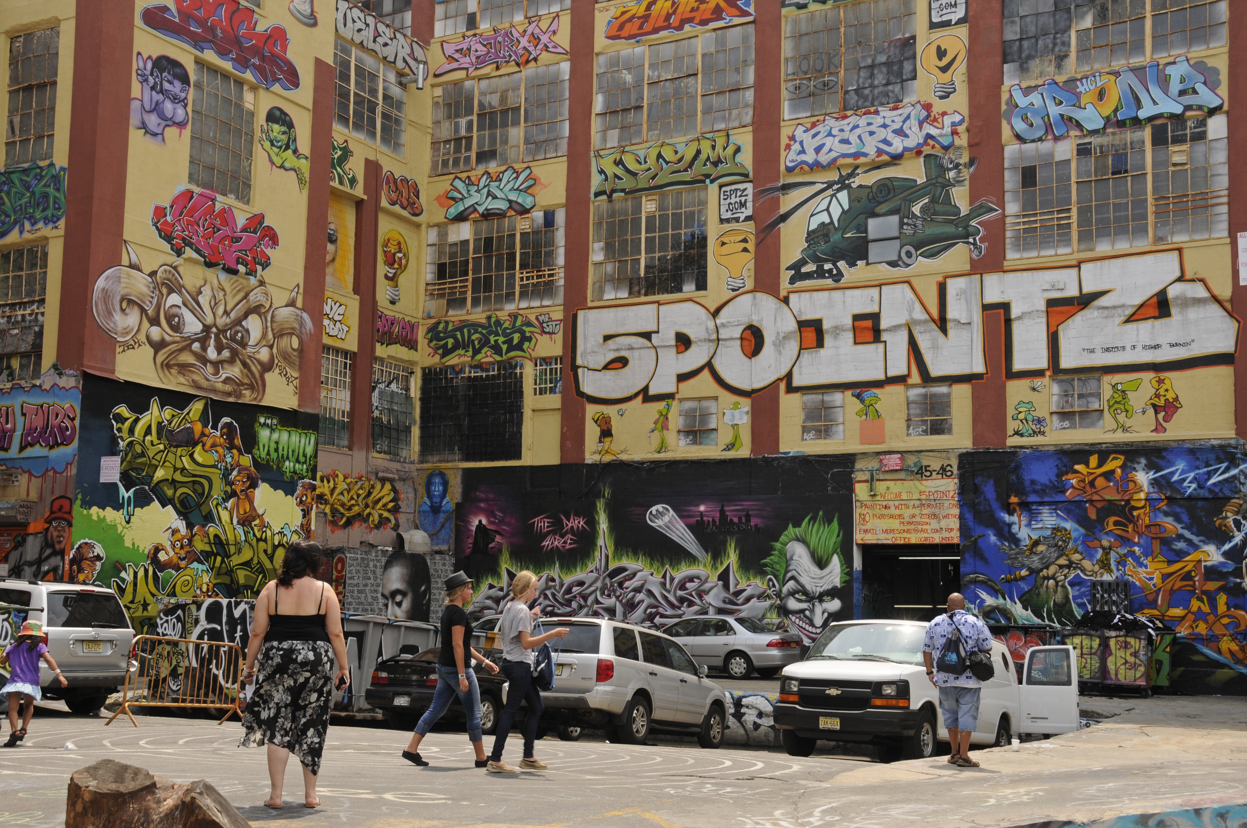 USA New York New York City - Factory building with graffitis, '5Pointz' is an outdoor art exhibit space for graffiti artists
