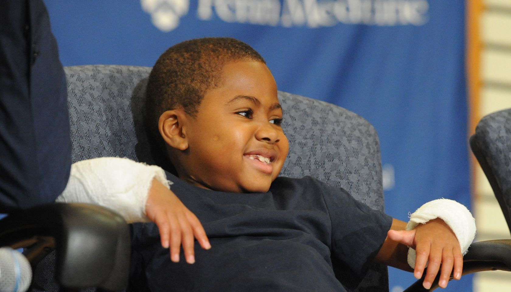 8-year-old Baltimore boy the worldâs first pediatric double-hand transplant recipient