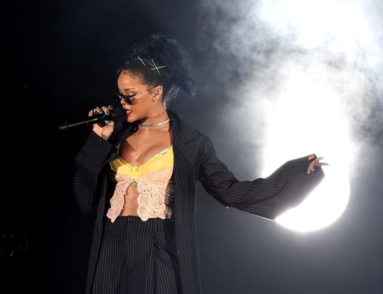 #NationalNoBraDay: Rihanna Shows Us How to Let It All Hang in 25 Photos