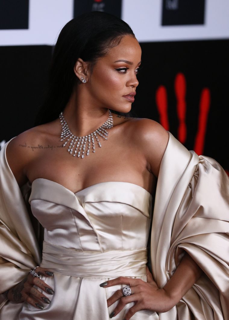 #NationalNoBraDay: Rihanna Shows Us How to Let It All Hang in 25 Photos