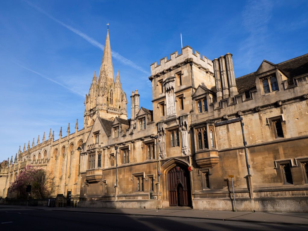 Oxford High Street, early on a spring morning