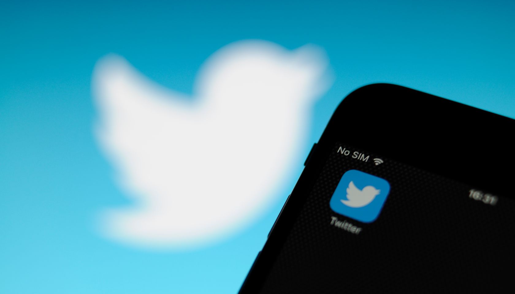 Currency and Social Media