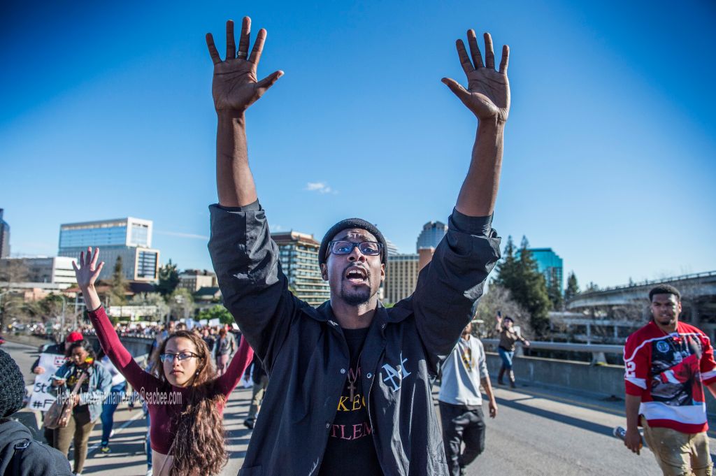 âShow me your hands.â Police video shows death of Stephon Clark in a hail of gunfire