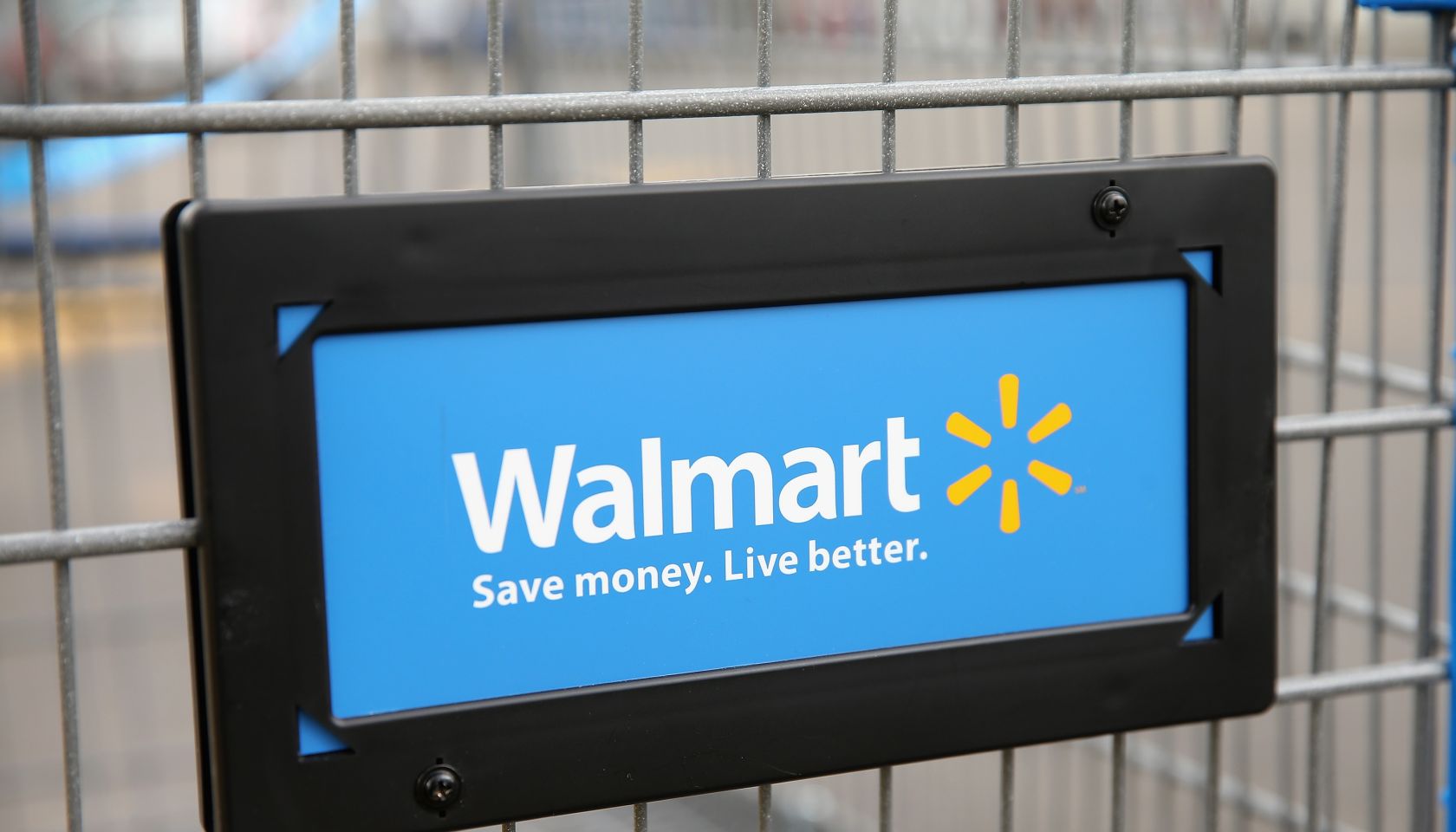 Wal-Mart Lowers Earnings Estimate After Weak Second Quarter