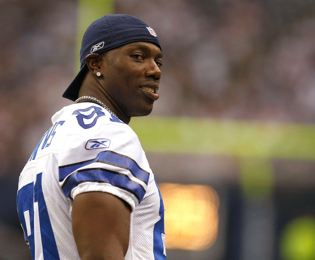 Fed up Terrell Owens will be playing basketball in LA, not waiting for Hall call