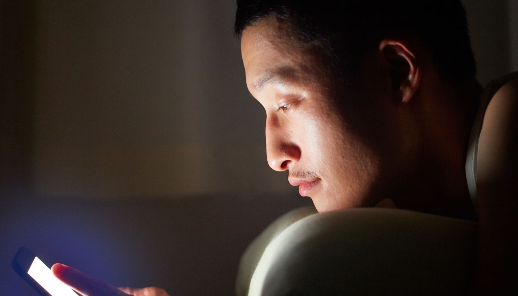 Night time and millenials with smart phone