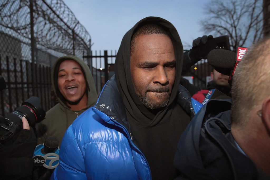 R. Kelly Appears In Court For Aggravated Sexual Abuse Charges