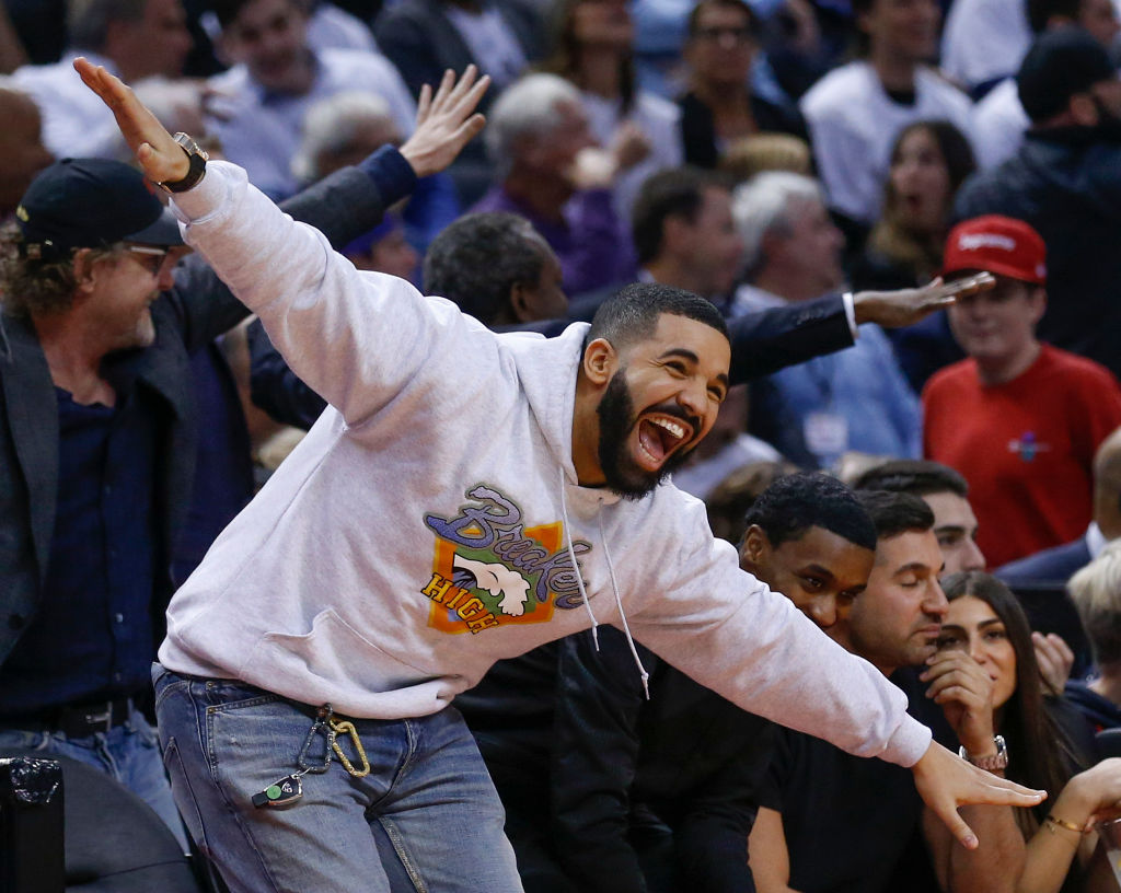 Drizzy Gives Us A Peak Inside His Personal Jet Air Drake