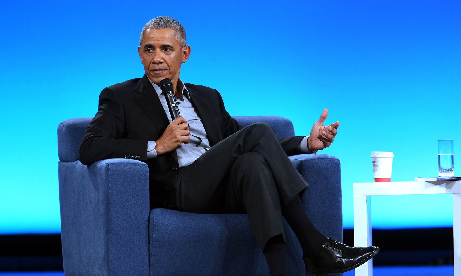 Obama surprises teens in his Youth Jobs Corps with visit at Chicago foundation