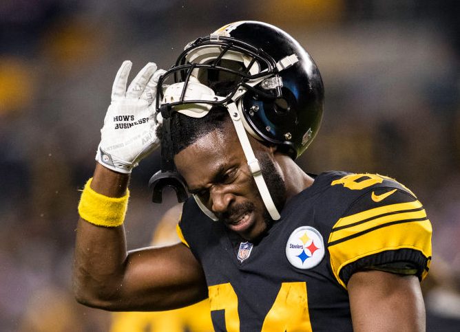 Antonio Brown Threatens Not To Play If He Can't Wear Old Helmet