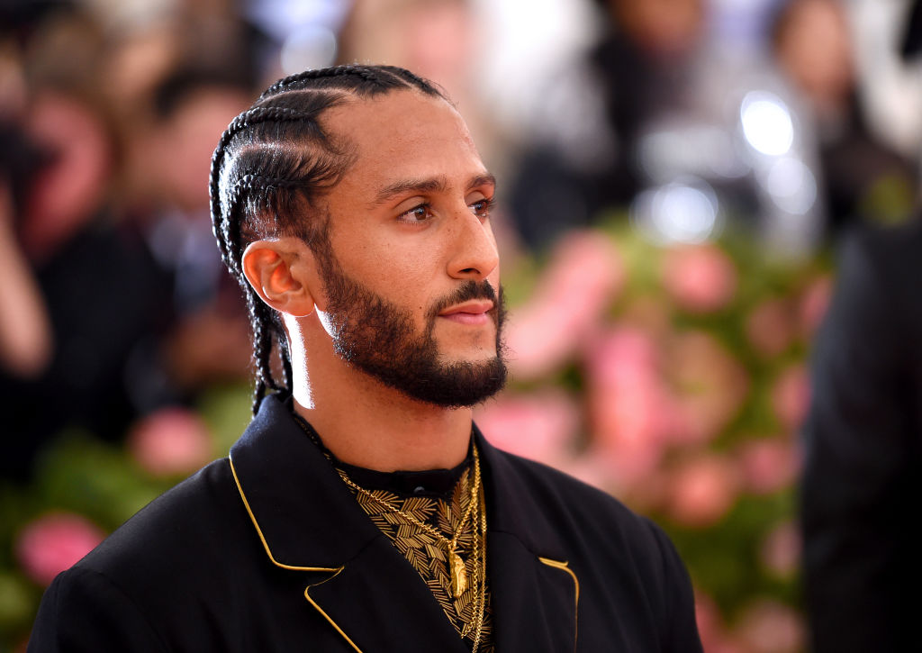 Colin Kaepernick Feeds & Supplies The Homeless On His 32nd Birthday