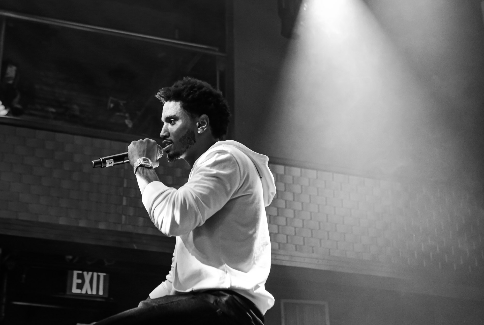 Fans Disgusted After Seeing Video of Trey Songz Sharing Spit With 2 Women