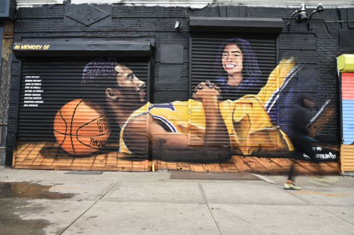 Kobe Bryant & Gianna Bryant Memorialized In Brooklyn Mural