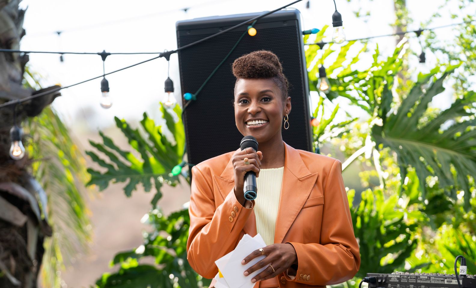 Insecure S4E1