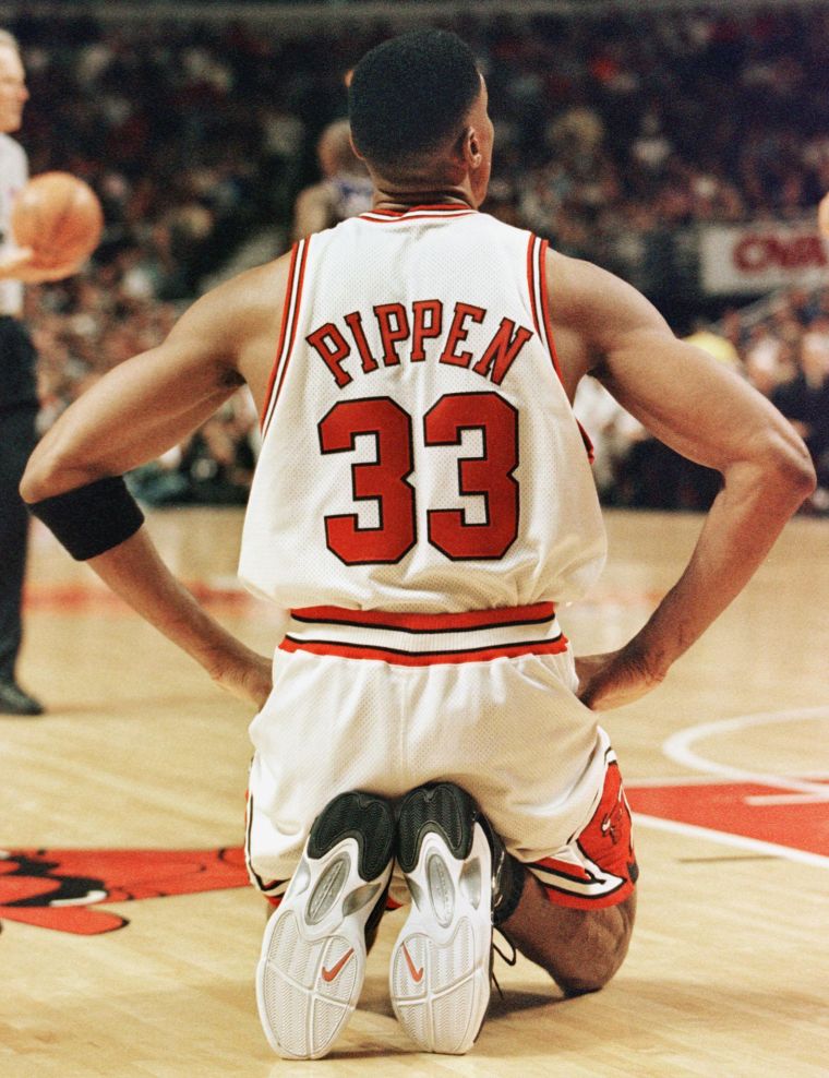 Pippen's Problems & Contract)