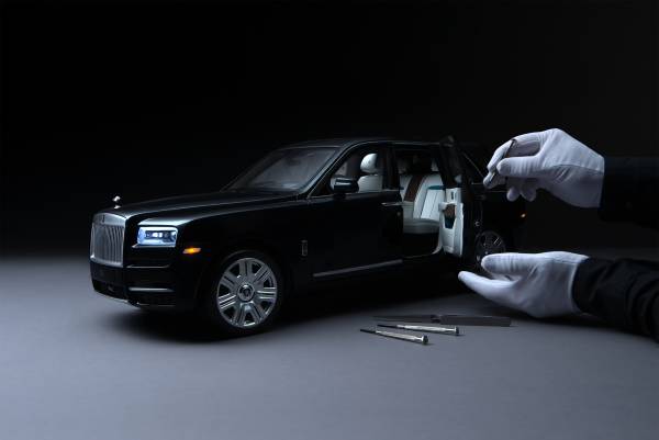 ROLLS ROYCE CULLINAN REPLICA MODEL CAR