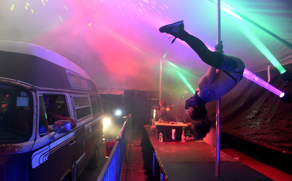 Strip Club Offers Drive Thru Dances During Coronavirus Pandemic
