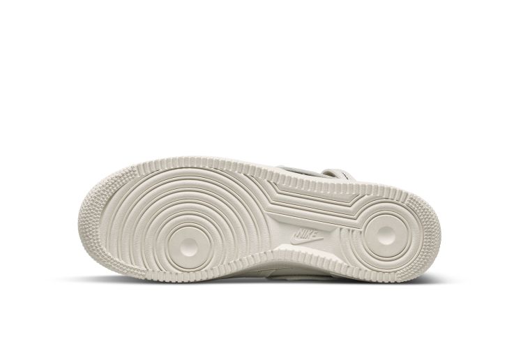 Nike x COMME des GARÇONS Air Force 1 Mid