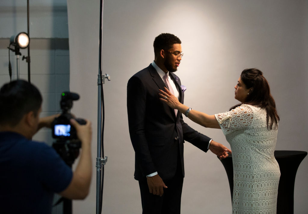 Timberwolves player Karl Anthony Towns with his family before being named rookie of the year.