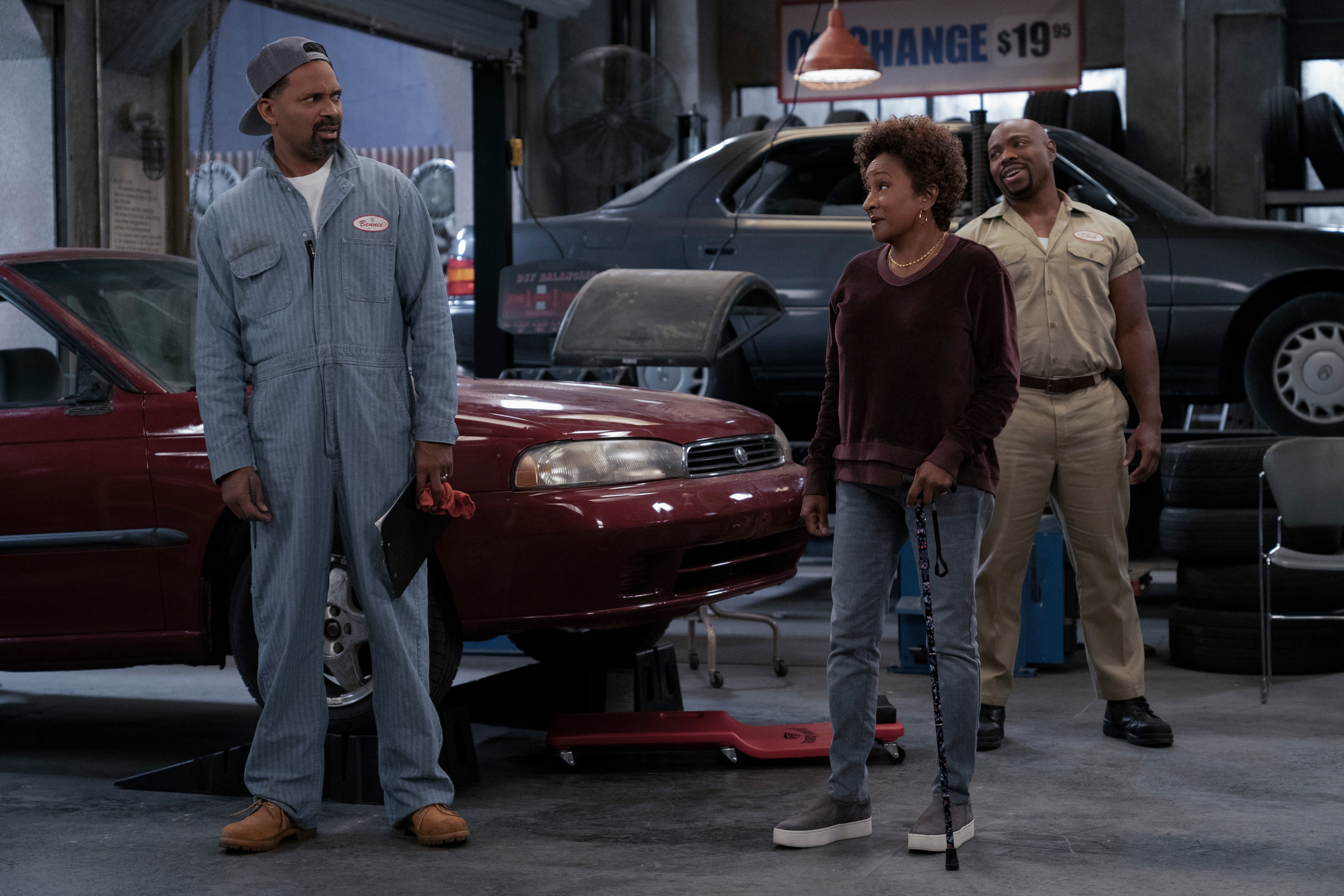 Mike Epps and Wanda Sykes in The Upshaws