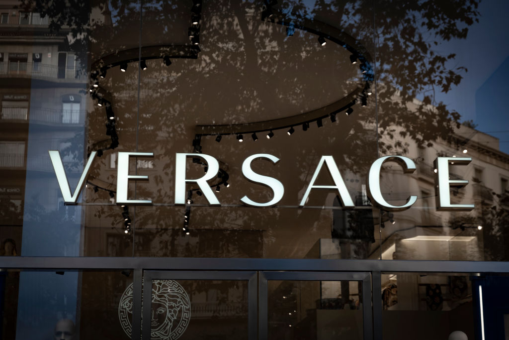 VERSACE OPENS A NEW FLAGSHIP STORE IN PARIS
