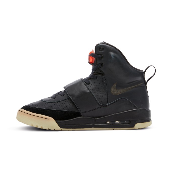 Kanye West ‘Grammy Worn’ Nike Air Yeezy Sample
