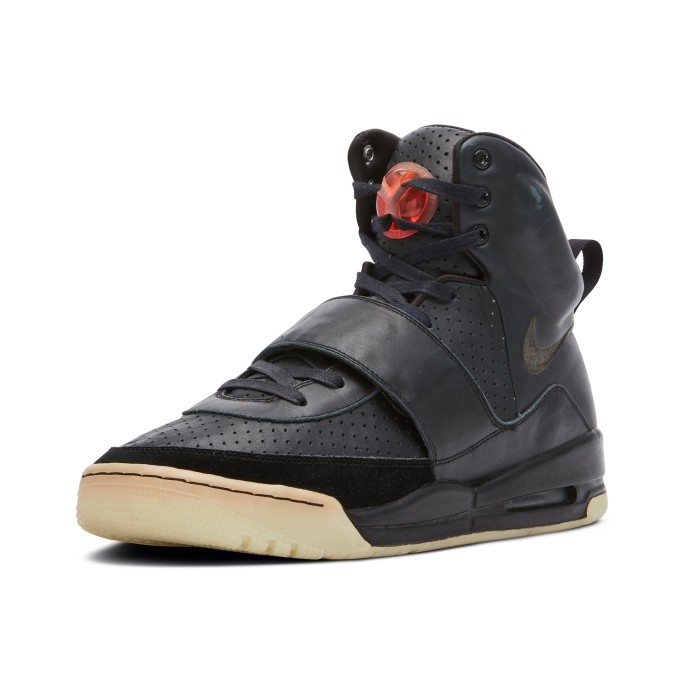Kanye West ‘Grammy Worn’ Nike Air Yeezy Sample