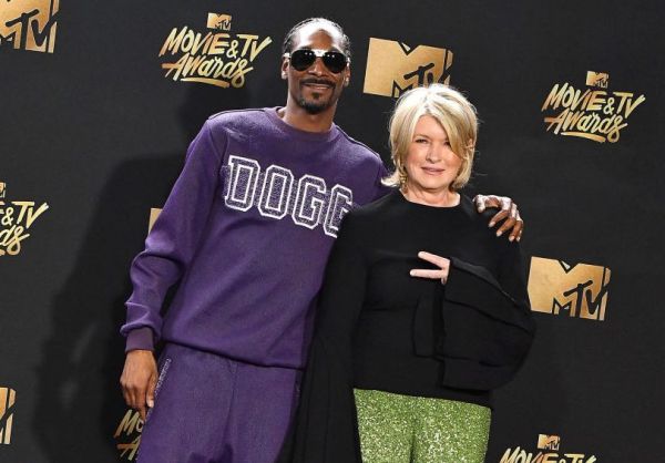 Snoop Dogg Martha Stewart Star In New BIC Pass It Ad Campaign snoop-dogg-martha-stewart-star-in-new-bic-pass-it-ad-campaign