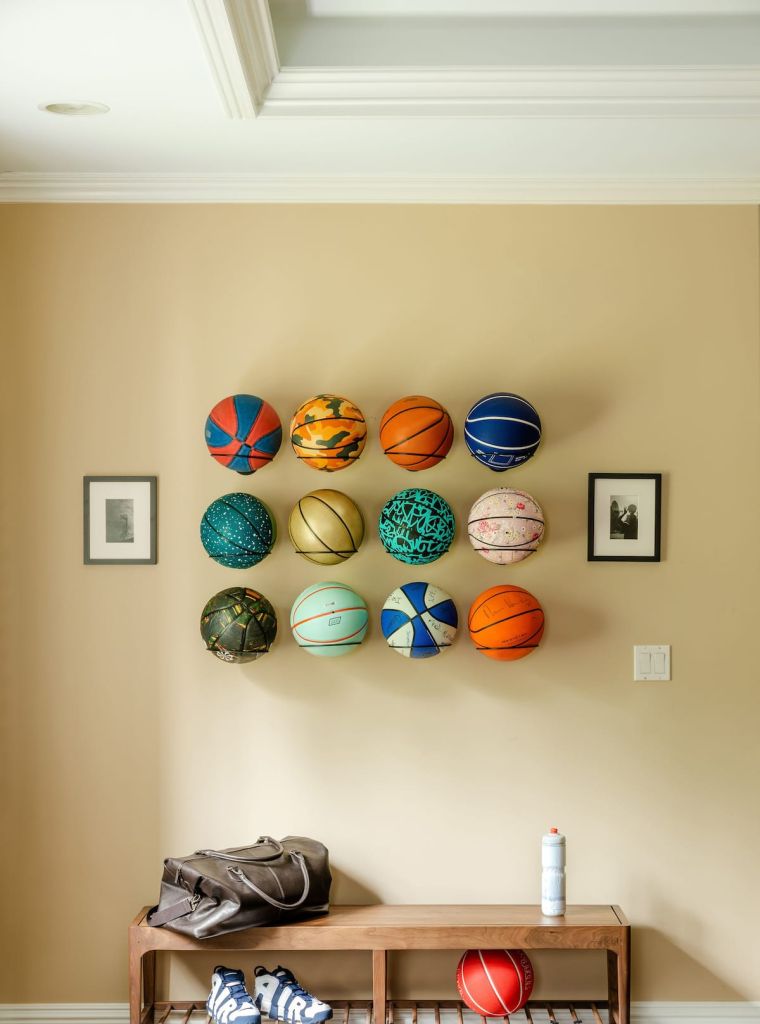 Scottie Pippen's Chicago Mansion On airbnb