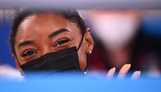 twitter-reacts-to-people-comparing-simone-biles-to-michael-jordan