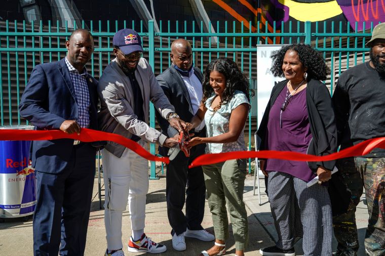 P.K. Subban & Newark NJ local artist create mural to celebrate diversity in hockey