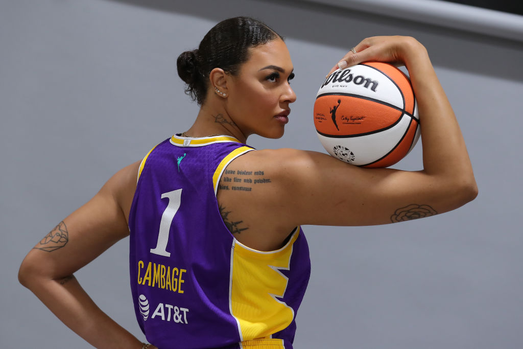 Sparks' Superstar Liz Cambage Reveals She Wouldn't Want Her Daughter To  Play Professional Basketball - Cassius Life