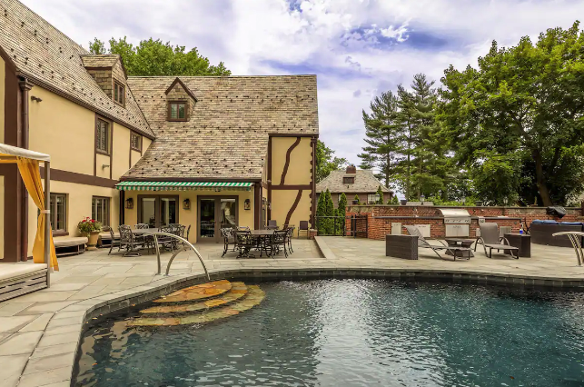 "The Godfather" Mansion Airbnb