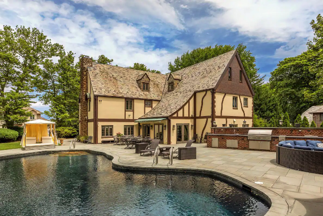 "The Godfather" Mansion Airbnb