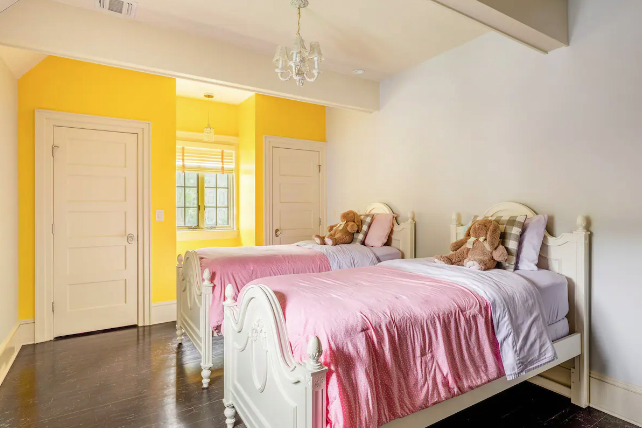 "The Godfather" Mansion Airbnb