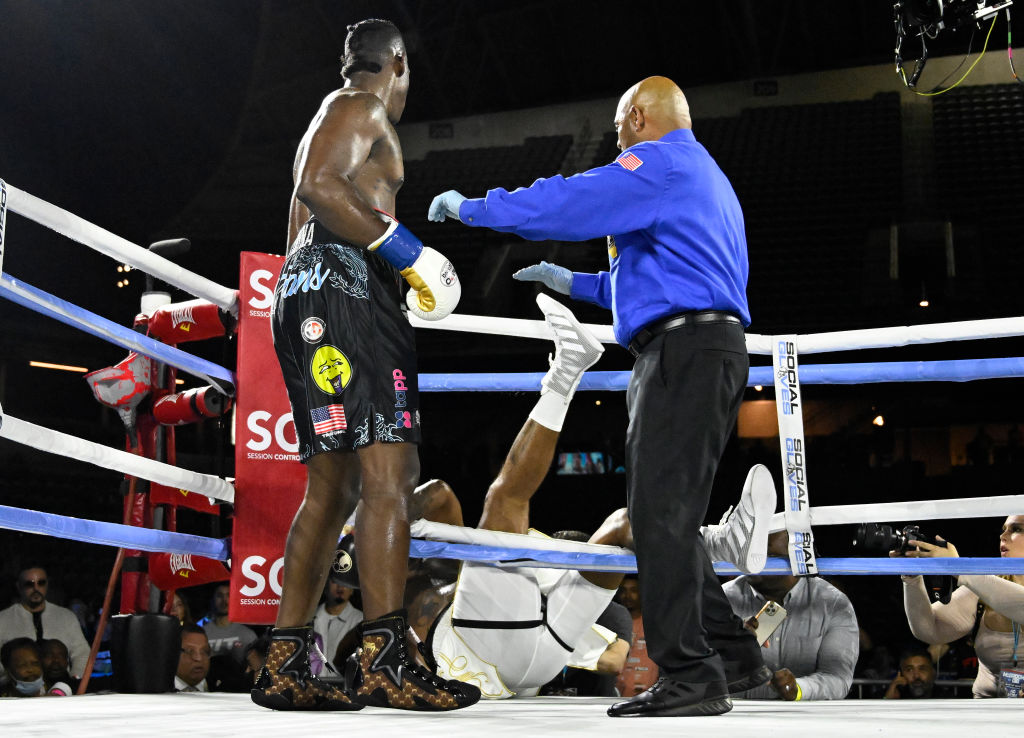 Nick Young Made His Boxing Debut & It Was An Absolute Joke
