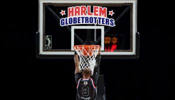 The Harlem Globetrotters Visit Mexico City