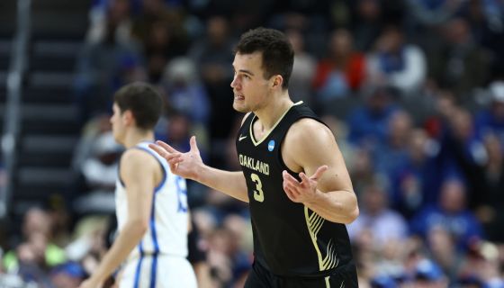 March Madness: Kentucky Wildcats Fall to Oakland Golden Grizzlies
After Insane 3-Point Performance