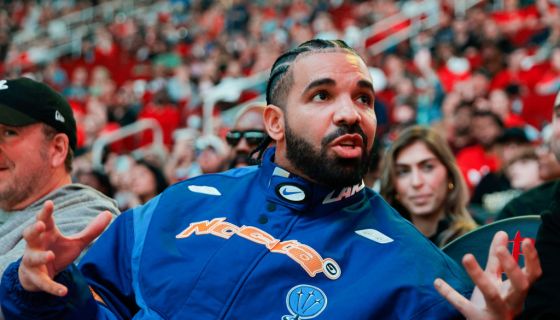 Drake Appears To Address Kendrick Lamar Beef While On Stage: “I Got
My F-cking Head Up High”