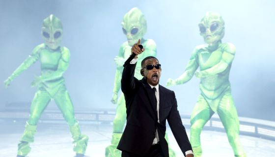 Will Smith Makes Surprise ‘Men In Black’ Cameo With J Balvin At
Coachella