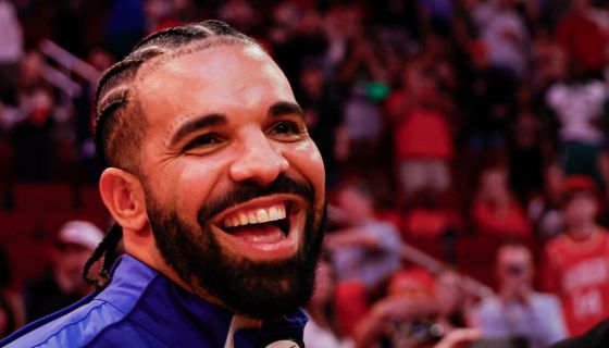 Drake Drops Another Kendrick Lamar Diss Track “Taylor Mad...With
An Assist From AI Tupac & Snoop Dogg, Social Media Reacts