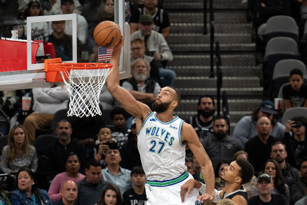 BASKET-NBA-SPURS-TIMBERWOLVES
