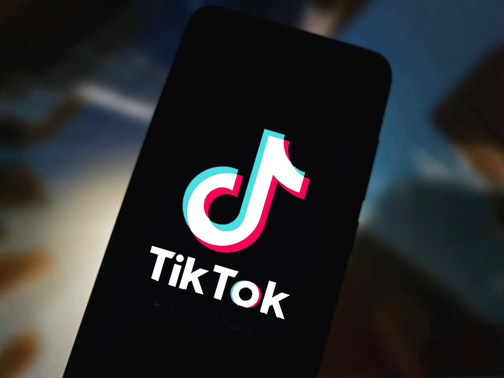 Phto Illustration TikTok Layoff