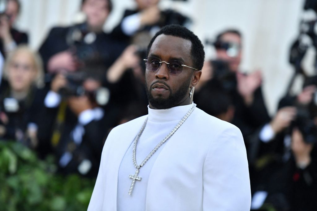 TOPSHOT-US-ENTERTAINMENT-FASHION-METGALA