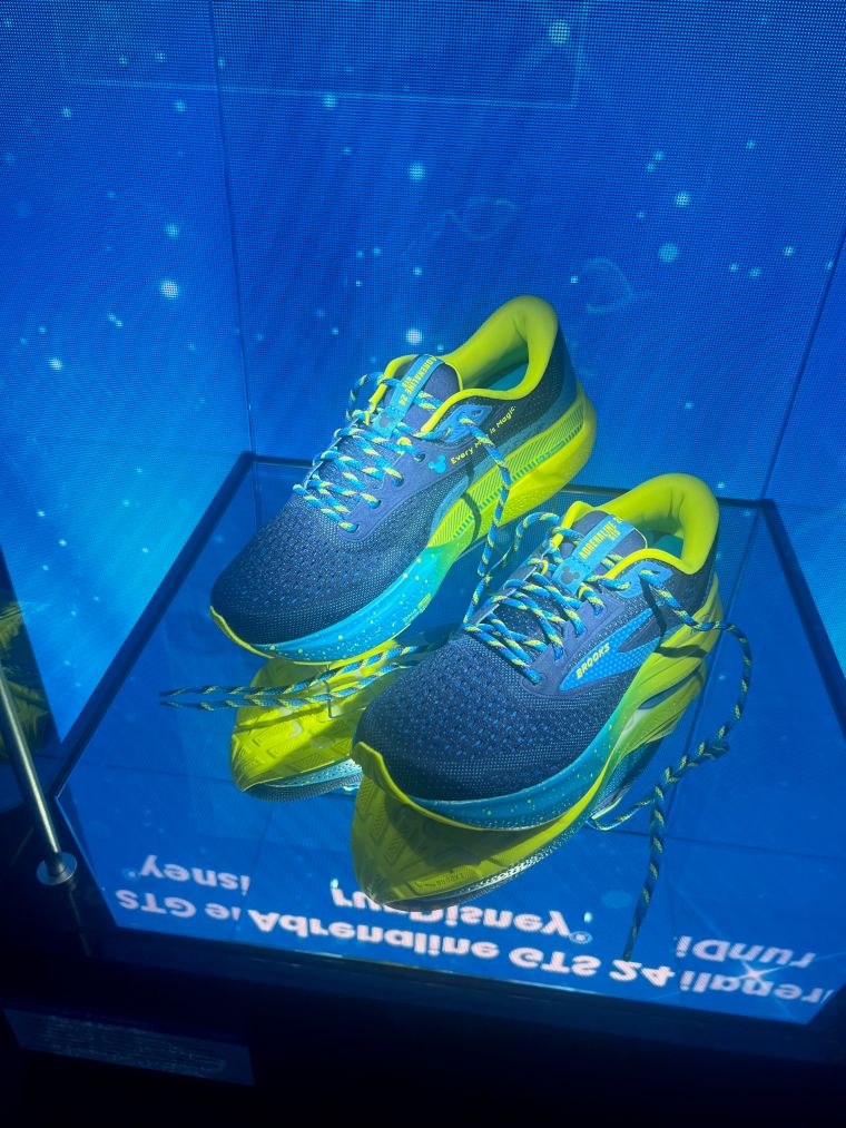 runDisney x Brooks Adrenaline GTS 24 runDisney