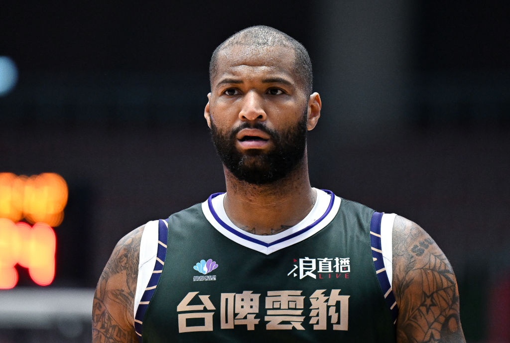 DeMarcus Cousins Tries To Fight Drink-Throwing Fans After Ejection, Social Media Supports The Squabble