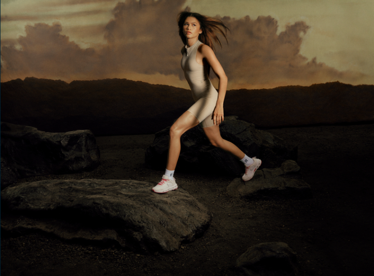 On FW25 Cloudzone Moon & Movement Lifestyle Collection