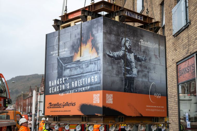 "Seasons Greetings" (2018)