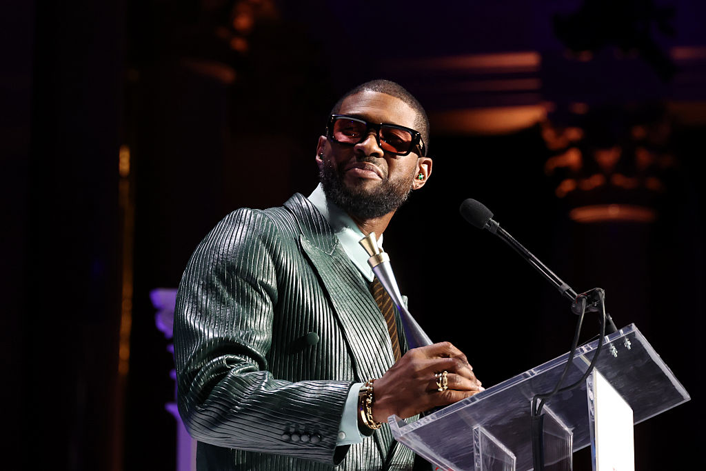 Usher Accepts The Virgil Abloh Award At NYFW