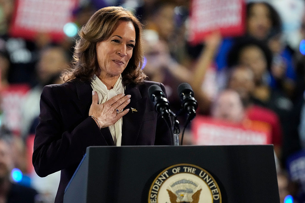 Kamala Harris’ Response To Hecklers Goes Viral: “I’m Not President Right Now, There’s Nothing I Can Do”
